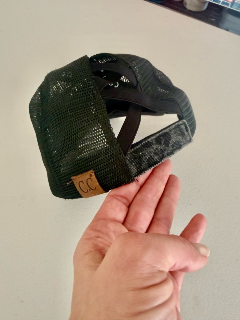 CC Exclusives Black Leopard Print Velvet Trucker Hat - Picture 2 of 3